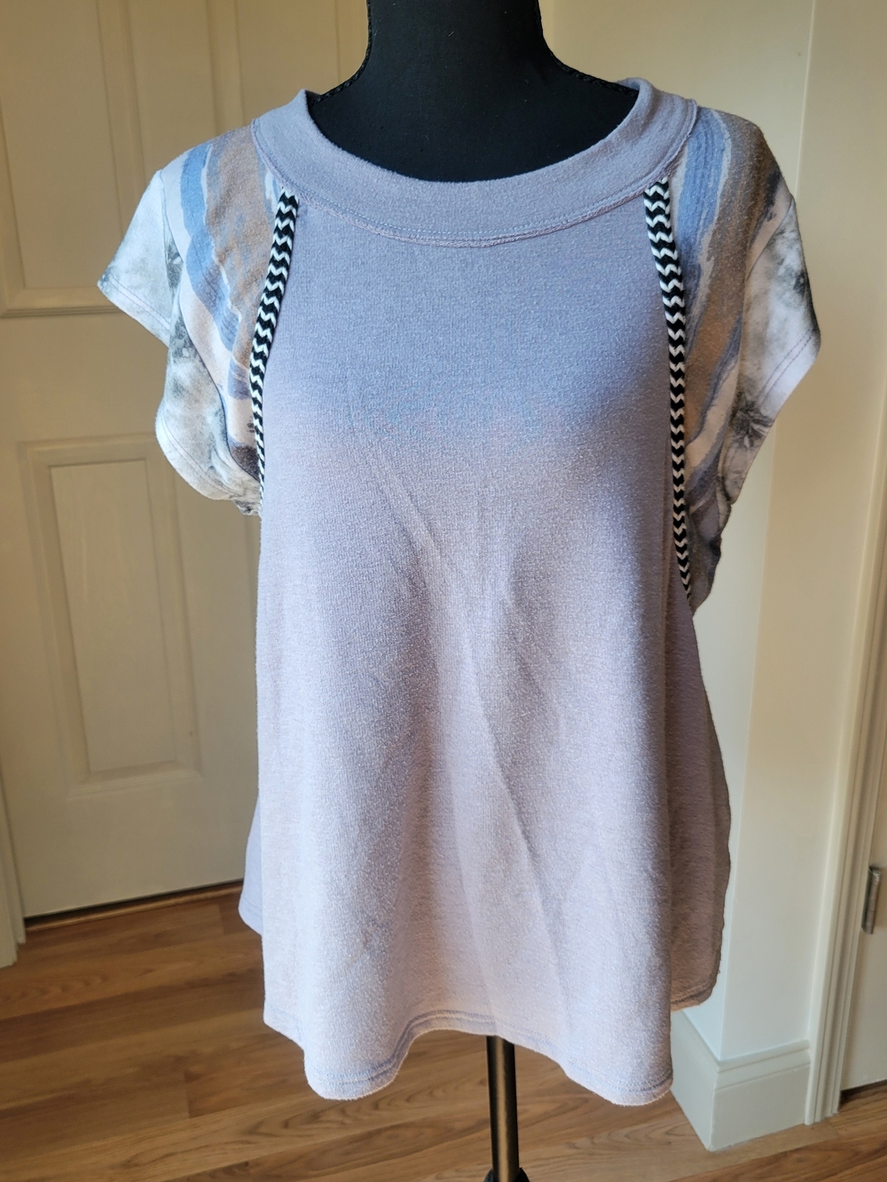 Ces Femme Mixed Print Textured Knit Top Gray Patterned Sleeves S